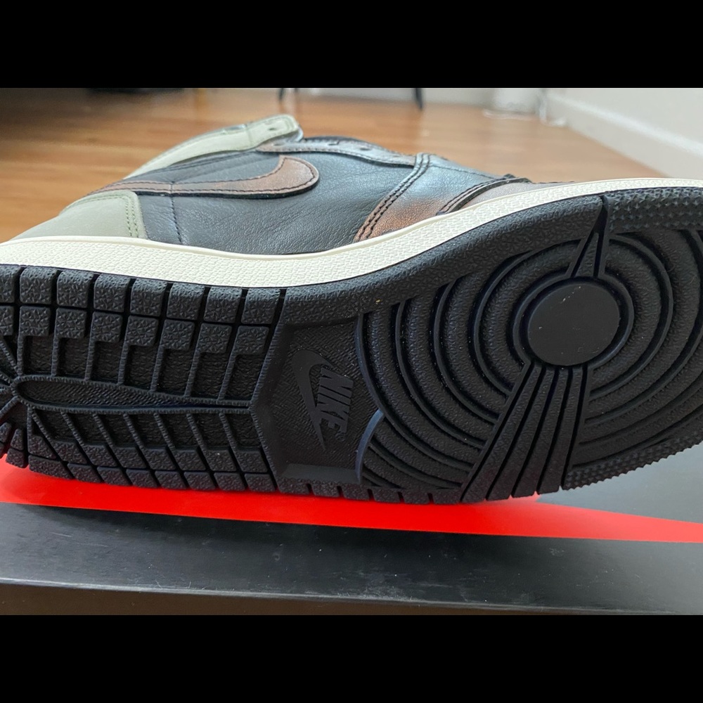 Nike Air Jordan 1 Retro High OG Patina - Picture 10 of 15